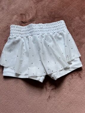 MESH OVERLAY SKIRT IN WHITE